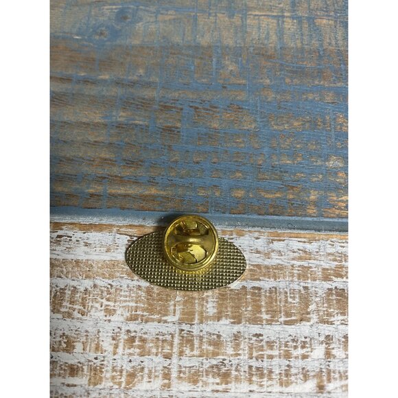 Sanford Gold-Tone Oval Enamel Lapel Pin With Heart Logo & Clutch Back - Picture 2 of 4